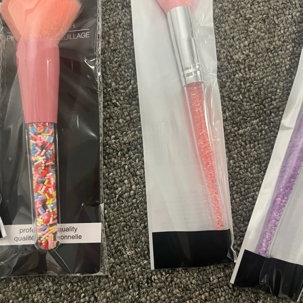 New Set Of 6 Makeup Brushes